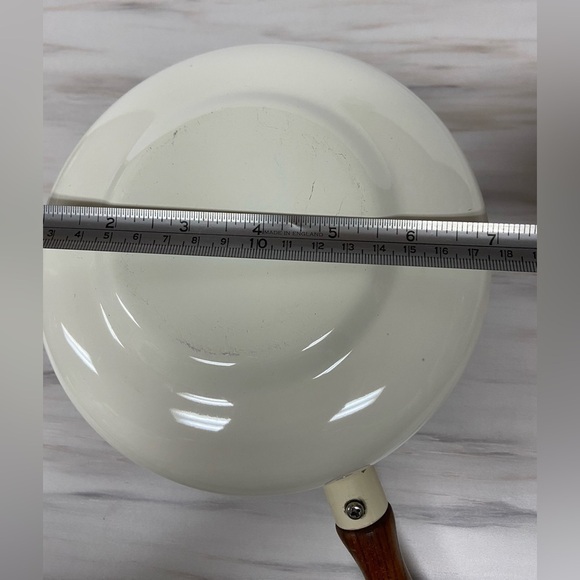 3/55$ Cottage core Vintage 1970s Enamelware Pot with‎ wood handles - Picture 9 of 16